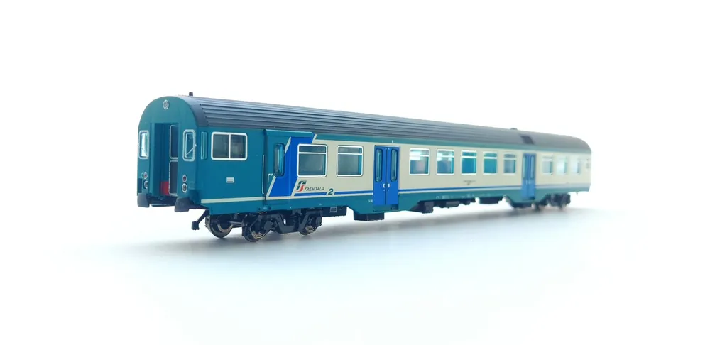 VITRAINS 3188 - Carrozza passante MDVC di 2‘ classe, TI, ep.VI **ILLUM.** Popolare