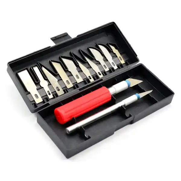 Ordina Subito HOBBYIST KNIFE SET-3 KNIFE HANDLES 13 BLADES