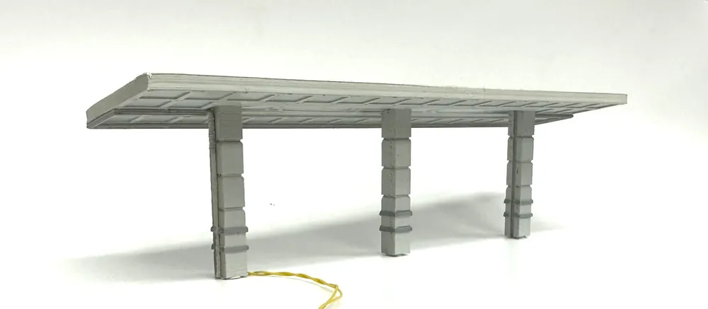 1596DM Pensilina moderna FS montata, dipinta e illuminata componibile sc H0 1 87 Offerta Lampo