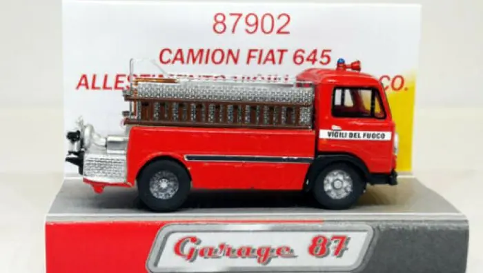 87902 Garage 87 Autopompa Vigili del Fuoco ep.III-IV Fiat 645 scala H0 1/87 Ultime Pezzi