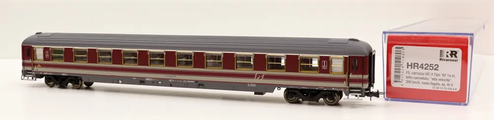 Ultime Pezzi HR4252 Rivarossi HO Carrozza FS di 1 classe tipo UIC X 82 scala 1 87
