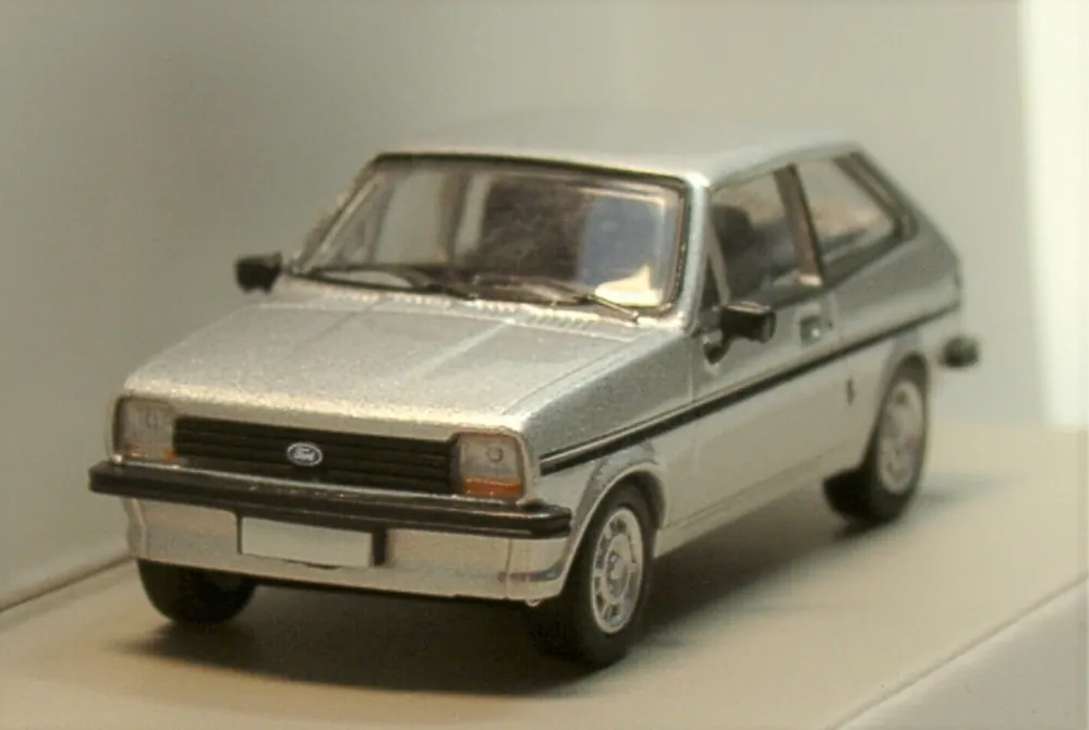PCX870239 By Brekina Ford Fiesta colore argento metallizzato 1976 scala 1 87 Consegna Rapida